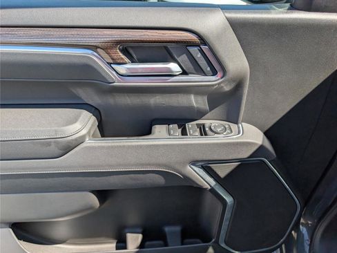 Used 2025 Chevrolet Silverado 1500 LT image 19