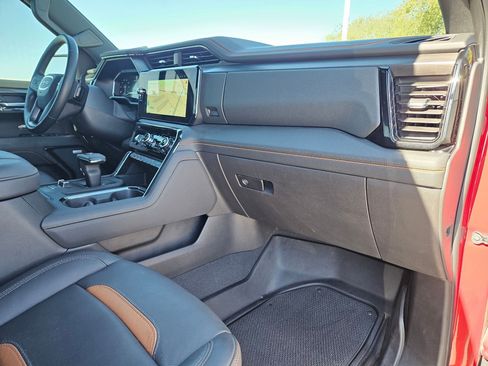 Used 2024 GMC Sierra 1500 AT4 w/ Technology Package image 28