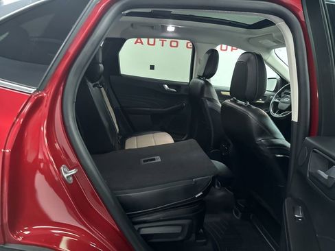 Used 2022 Ford Escape Titanium w/ Titanium Elite Package AWD/4WD image 37