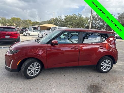 Used 2023 Kia Soul LX image 4