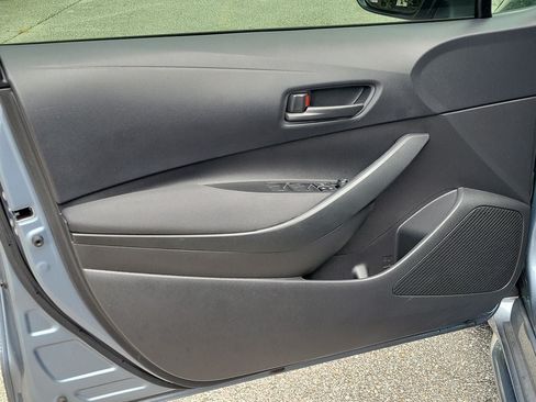 Used 2025 Toyota Corolla LE FWD image 14