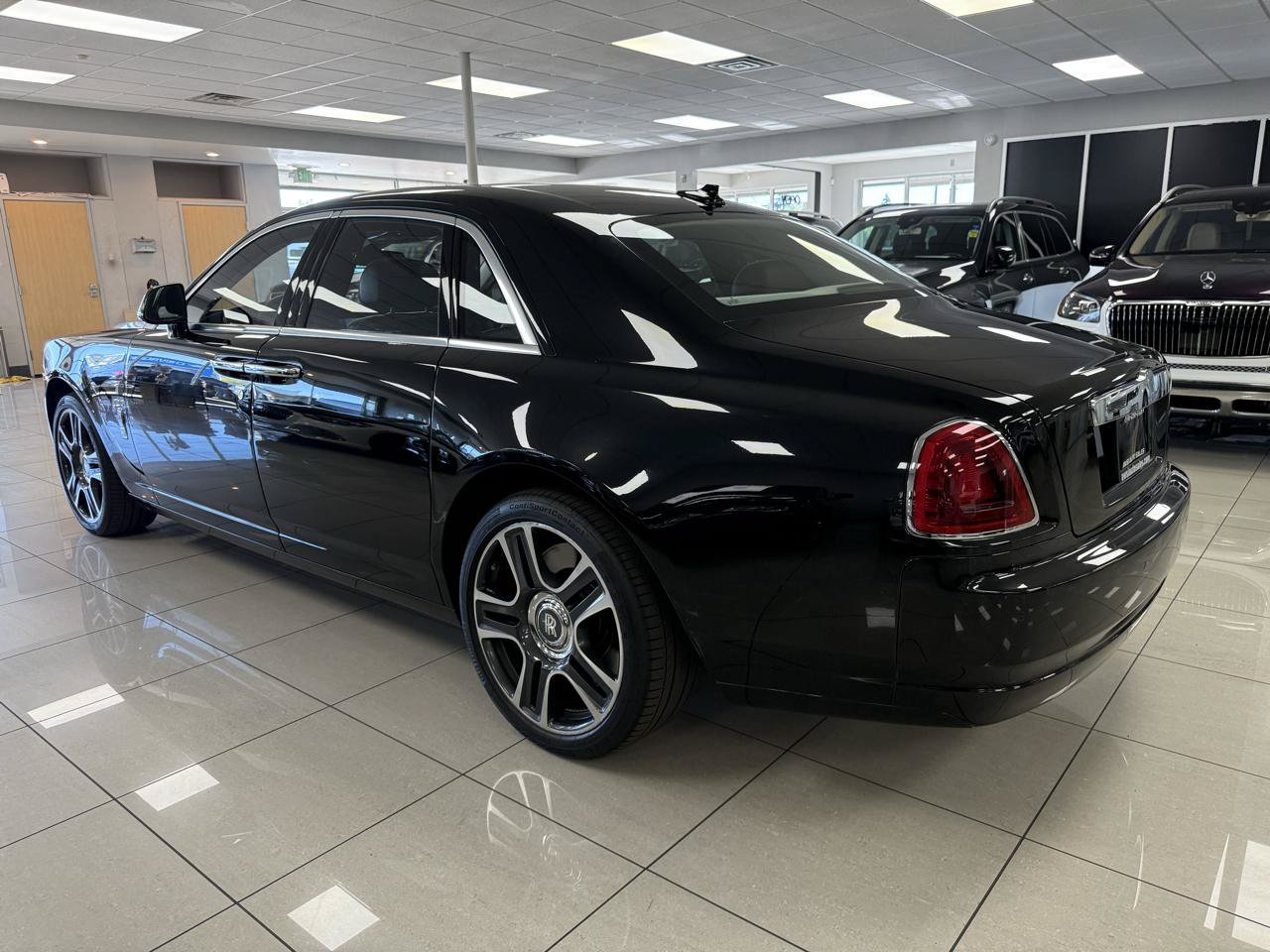 Used 2016 Rolls-Royce Ghost RWD image 2