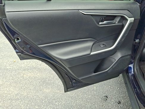 Used 2021 Toyota RAV4 XLE AWD/4WD image 12