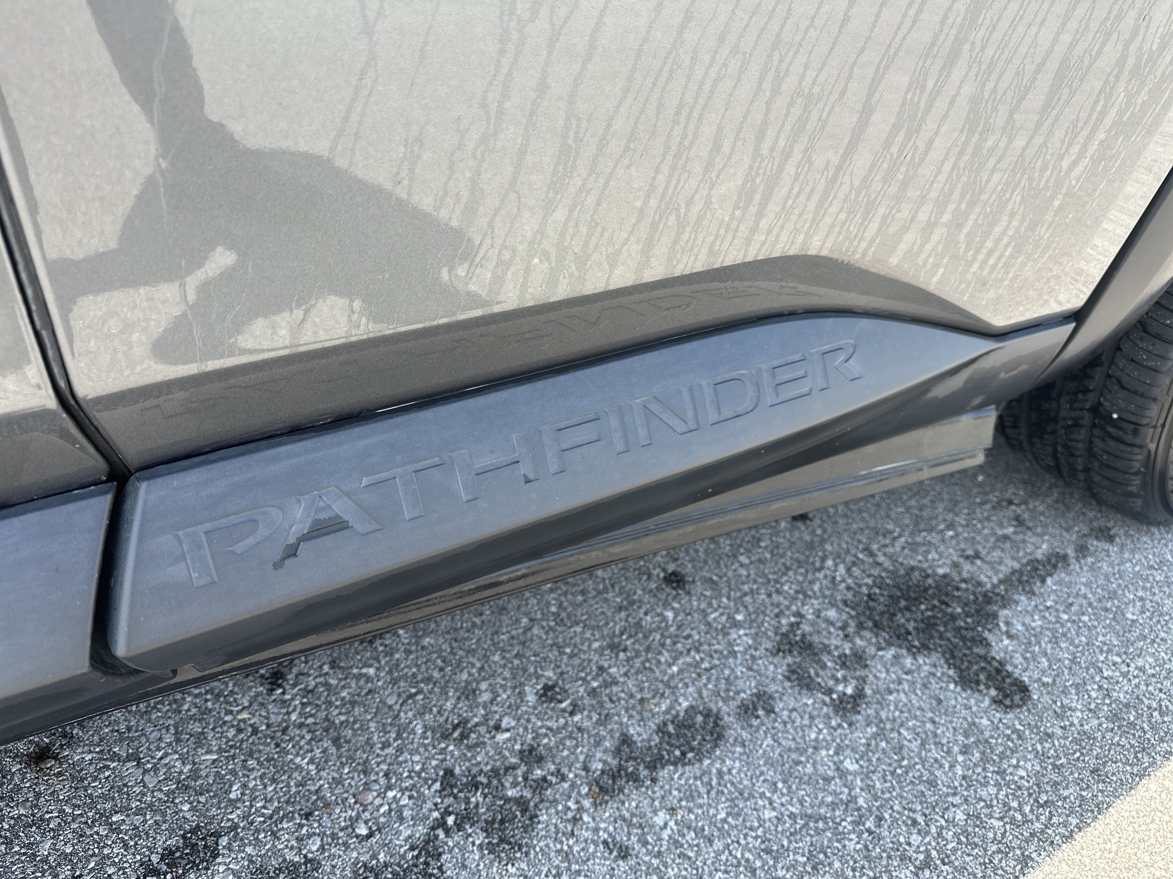 Used 2022 Nissan Pathfinder SV AWD/4WD image 9