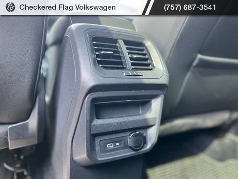 Used 2021 Volkswagen Tiguan SE w/ Panoramic Sunroof Package AWD/4WD image 28