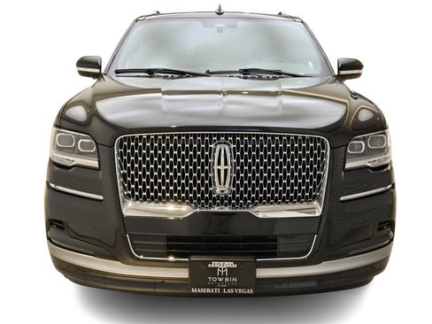 Used 2024 Lincoln Navigator L 4WD image 2