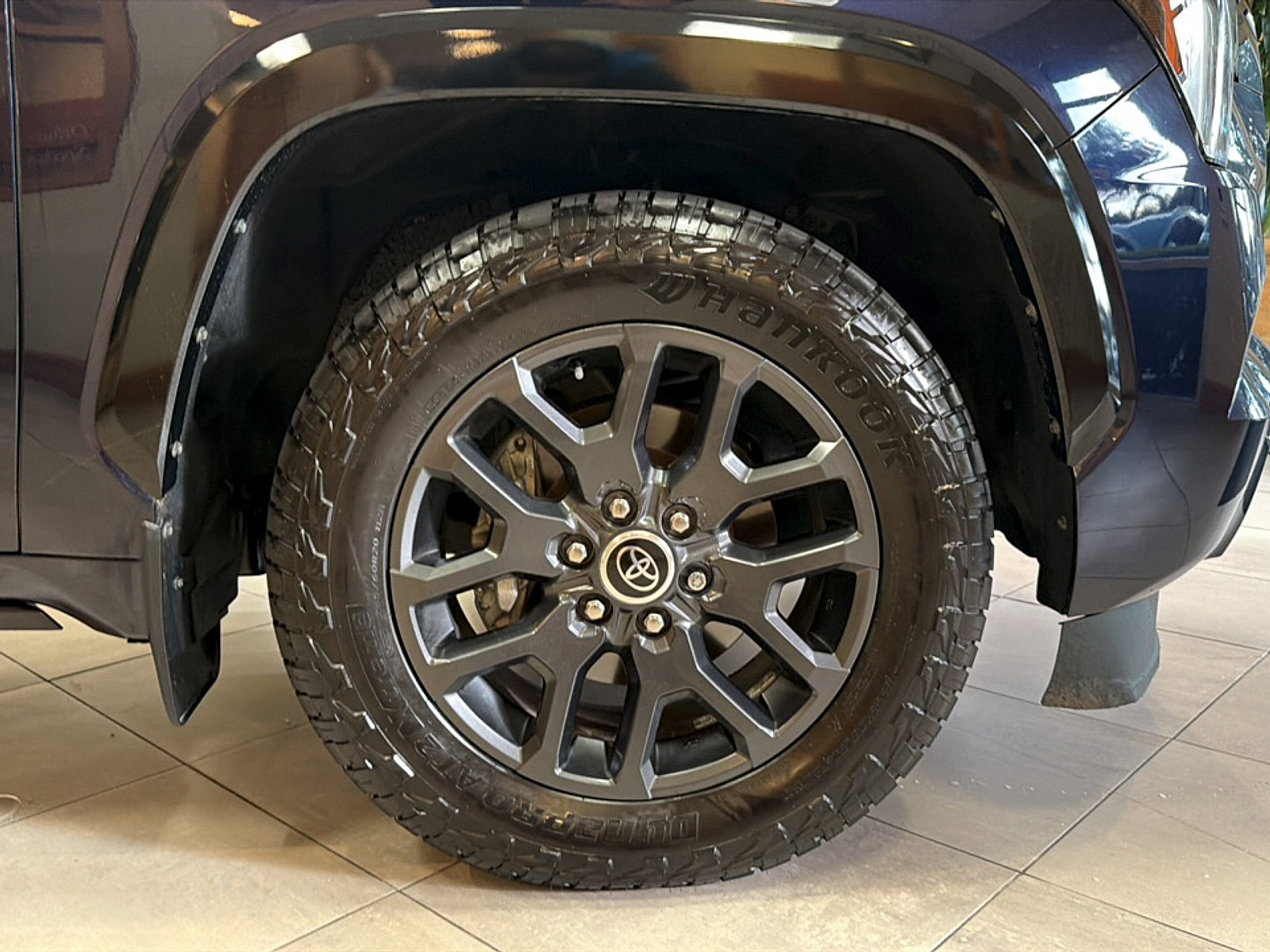 Used 2023 Toyota Sequoia Platinum AWD/4WD image 7