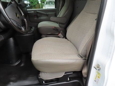 Used 2021 Chevrolet Express 2500 w/ Driver Convenience Package RWD image 11