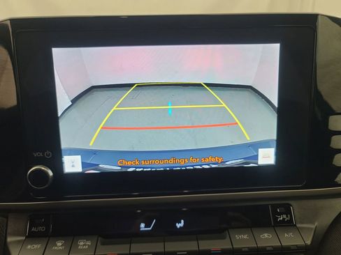 Used 2025 Toyota Camry LE image 33