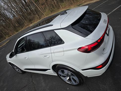 Used 2025 Audi Q6 e-tron Premium Plus image 68