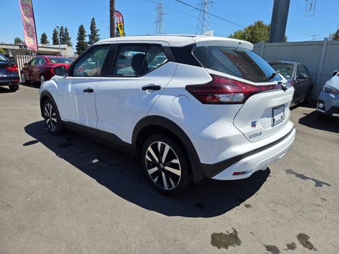 Used 2024 Nissan Kicks S FWD image 2