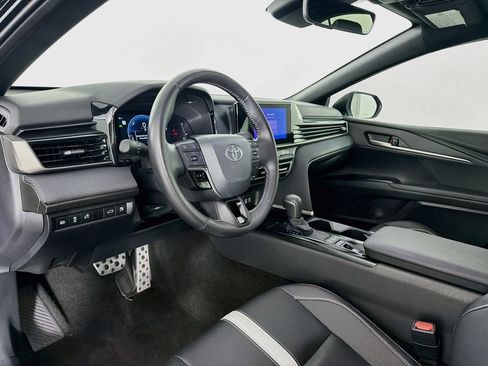 Used 2025 Toyota Camry SE w/ Convenience Package FWD image 14