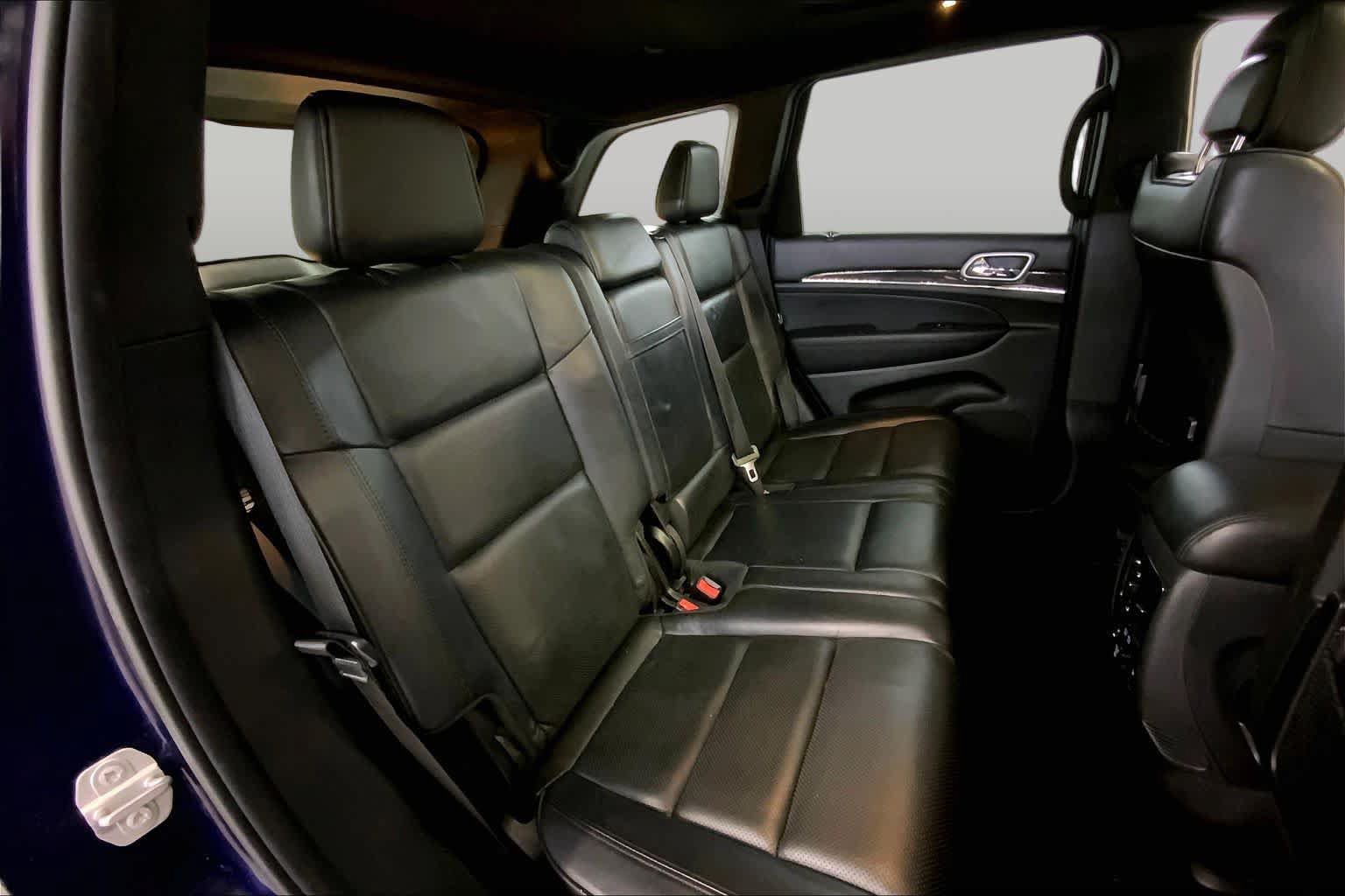 Used 2018 Jeep Grand Cherokee Overland AWD/4WD image 19