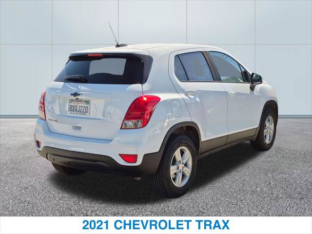 Used 2021 Chevrolet Trax LS w/ Tint and Cruise Package AWD/4WD image 7