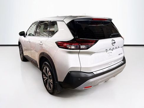 Used 2021 Nissan Rogue SV image 5