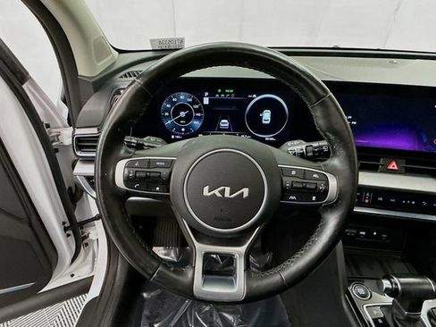 Used 2023 Kia Sportage SX image 11