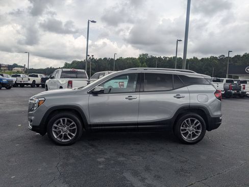 Used 2023 GMC Terrain SLT w/ Infotainment Package II AWD/4WD image 8
