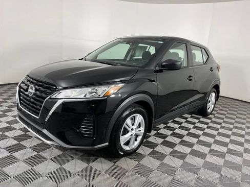 Certified 2025 Nissan Kicks Play S FWD image 6