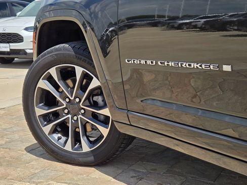 Used 2022 Jeep Grand Cherokee L Overland AWD/4WD image 33