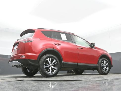 Used 2016 Toyota RAV4 XLE image 32