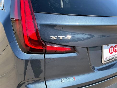 Used 2019 Cadillac XT4 Luxury w/ Cold Weather Package FWD image 30