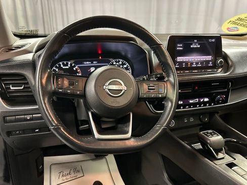 Used 2022 Nissan Rogue SV w/ SV Premium Package image 13