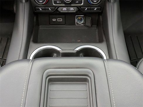 Used 2021 Chevrolet Tahoe Z71 w/ Luxury Package image 20