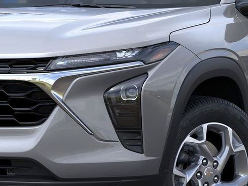 New 2026 Chevrolet Trax LS w/ LS Convenience Package FWD image 10