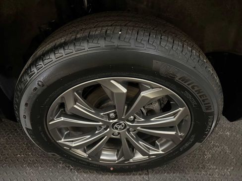 Certified 2024 Toyota RAV4 XLE Premium image 9