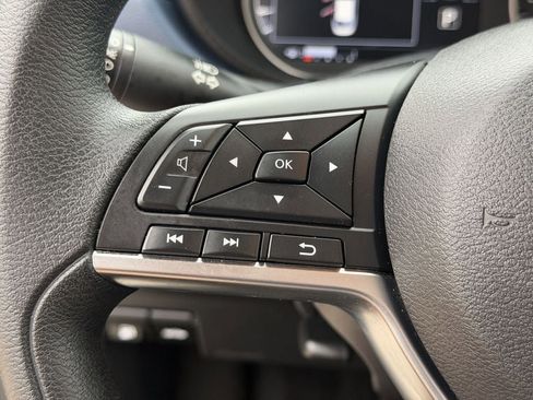 Used 2025 Nissan Versa SV FWD image 23