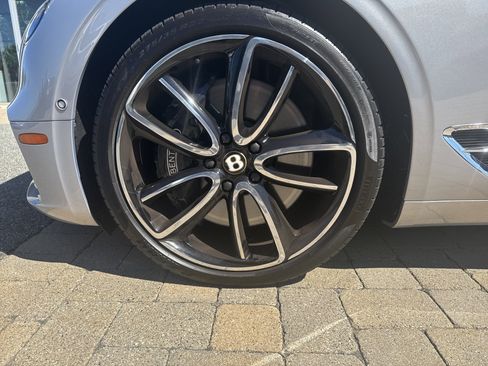 Used 2020 Bentley Continental GT image 6