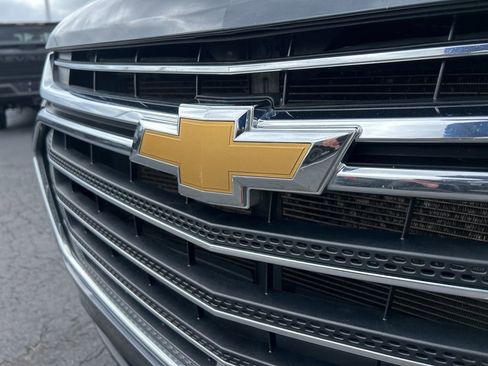 Used 2021 Chevrolet Traverse LT w/ LT Premium Package FWD image 10