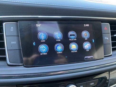 Used 2018 Buick Enclave Essence AWD/4WD image 21