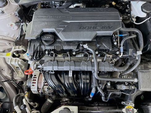 Used 2024 Hyundai Elantra SEL image 39