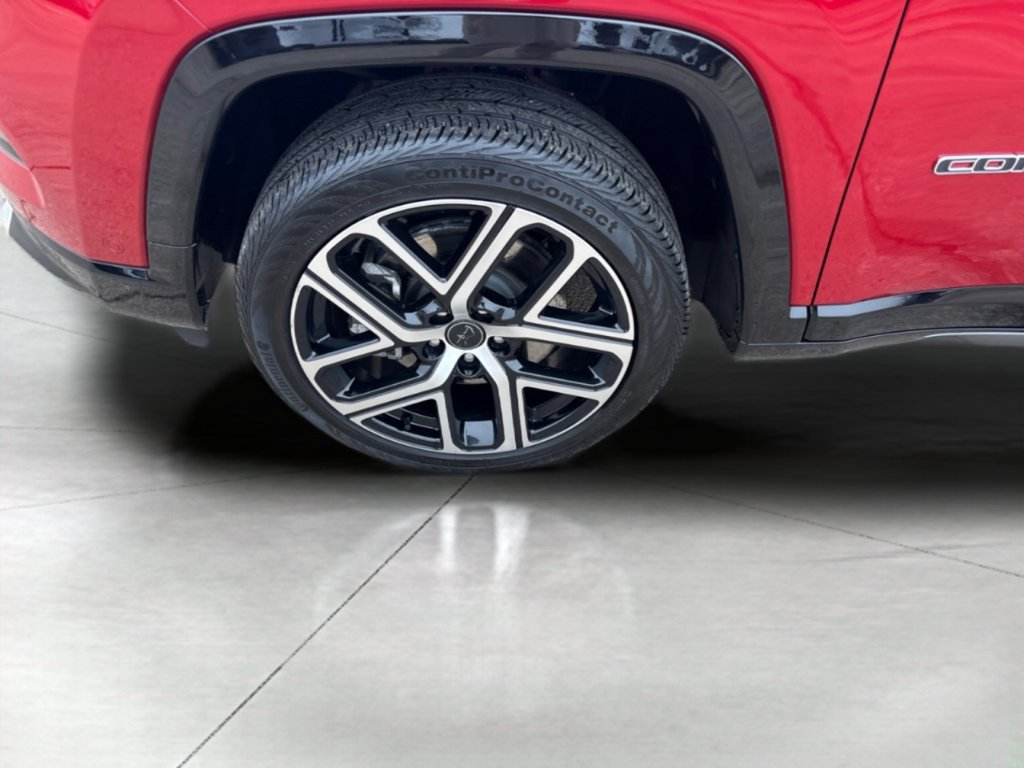 Used 2025 Jeep Compass Limited w/ Elite Group AWD/4WD image 9