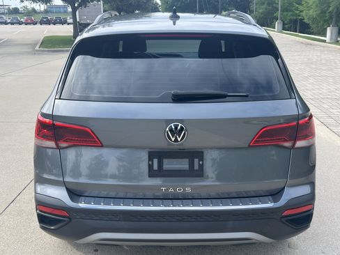 Used 2023 Volkswagen Taos S image 9