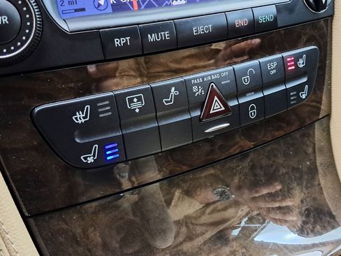 Used 2006 Mercedes-Benz CLS 55 AMG image 24