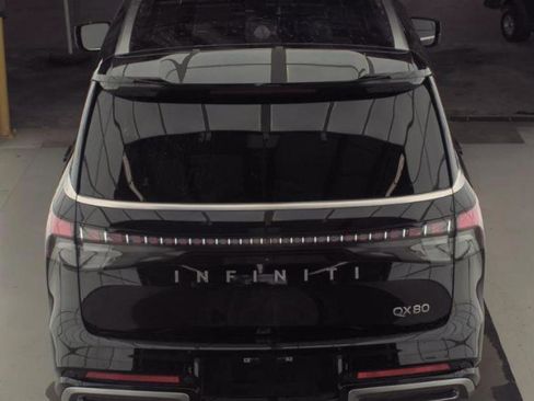 Certified 2025 INFINITI QX80 Luxe image 9