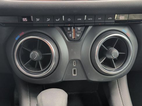 Used 2021 Chevrolet Blazer LT FWD image 20