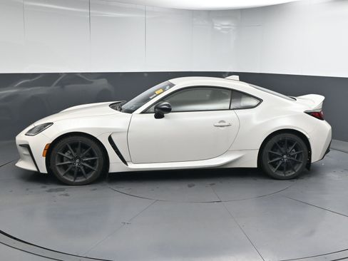 Certified 2024 Toyota GR86 Premium image 5