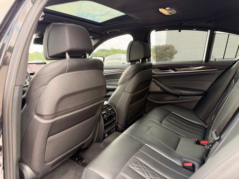 Used 2020 BMW M550i xDrive w/ Executive Package AWD/4WD image 22