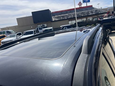 Used 2025 Ford Expedition Active image 3