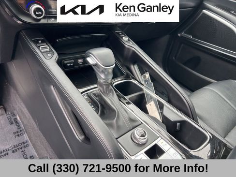 Used 2025 Kia Telluride SX w/ SX Captain's Chair Package FWD image 35