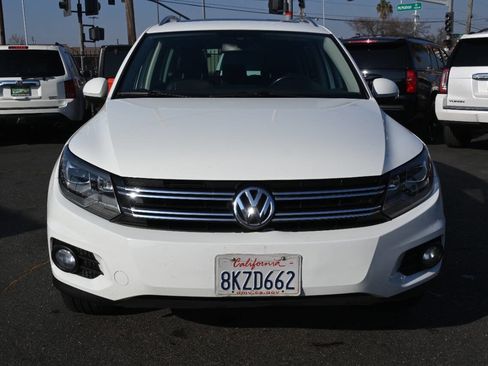 Used 2016 Volkswagen Tiguan SE image 3