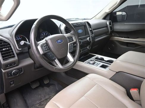 Used 2021 Ford Expedition Max XLT image 19