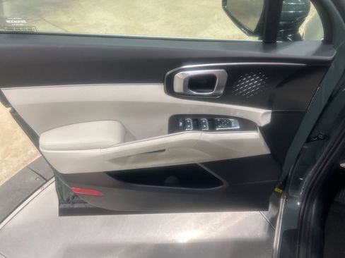 New 2025 Kia Sorento EX image 12