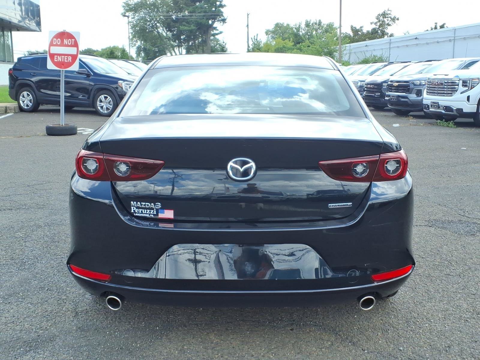 Used 2024 MAZDA MAZDA3 s FWD image 4