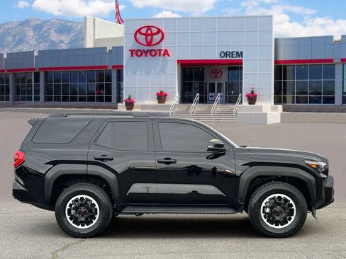 Used 2025 Toyota 4Runner TRD Off-Road Premium image 3