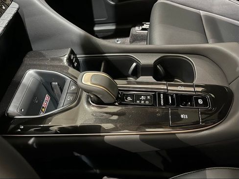 New 2026 Toyota Crown Platinum AWD/4WD image 25