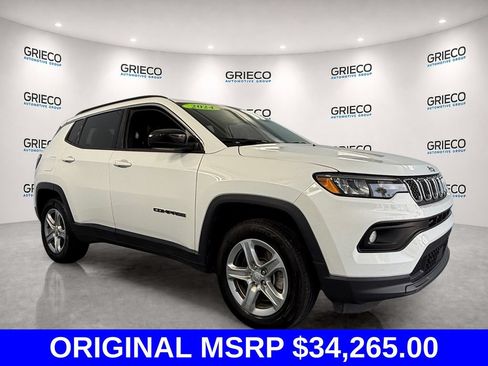 Used 2024 Jeep Compass Latitude AWD/4WD image 1
